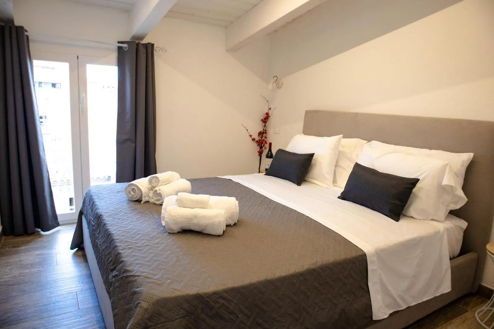 La Corte Di Giovanni - Guest House Olbia Bed & Breakfast